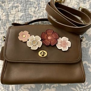 **SOLD***Coach pre-loved vintage Court Bag.